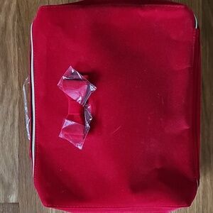 Estee Lauder Red Velvety Zippered Makeup Case Cosmetic Bag with Handle NWOT